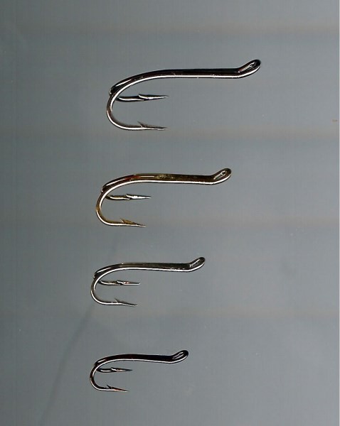 MAGNI NEW DOUBLE SALMON HOOKS SILVER 12 HOOKS IN PACK ASSORTED SIZES